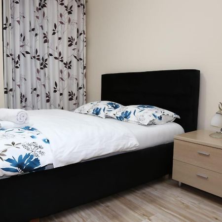Ergi'S Host Apartment ติรานา ภายนอก รูปภาพ