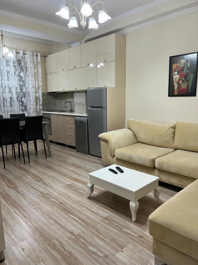 Ergi'S Host Apartment ติรานา ภายนอก รูปภาพ