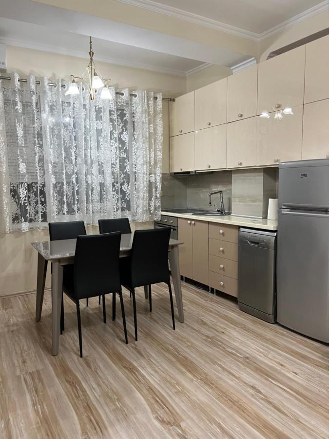 Ergi'S Host Apartment ติรานา ภายนอก รูปภาพ