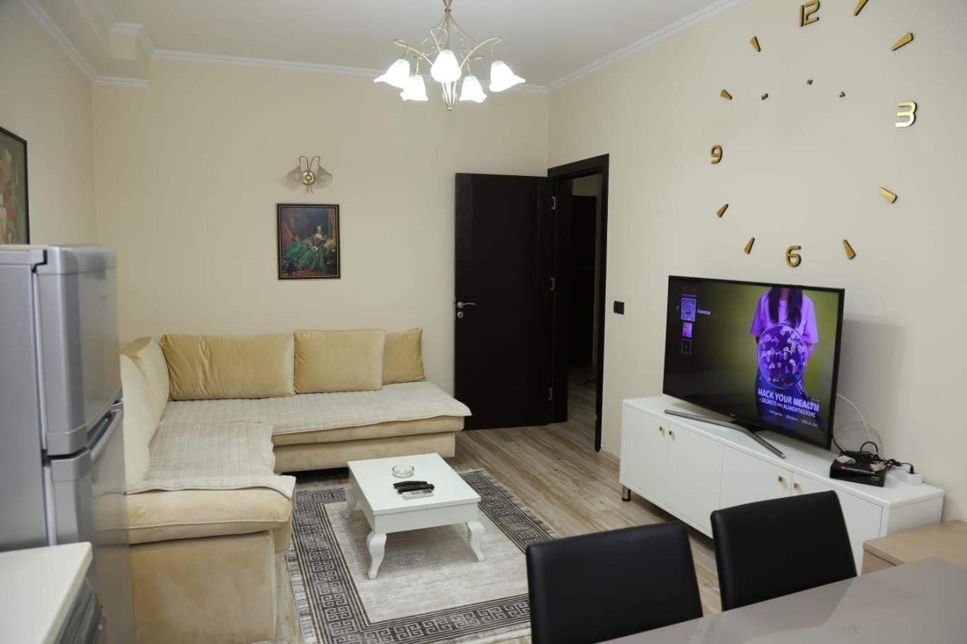 Ergi'S Host Apartment ติรานา ภายนอก รูปภาพ