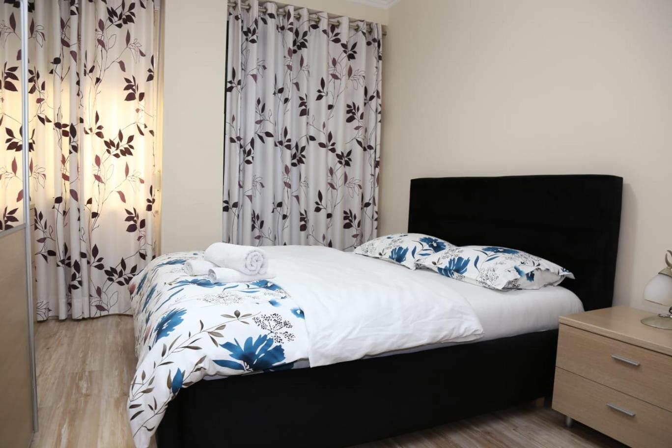 Ergi'S Host Apartment ติรานา ภายนอก รูปภาพ
