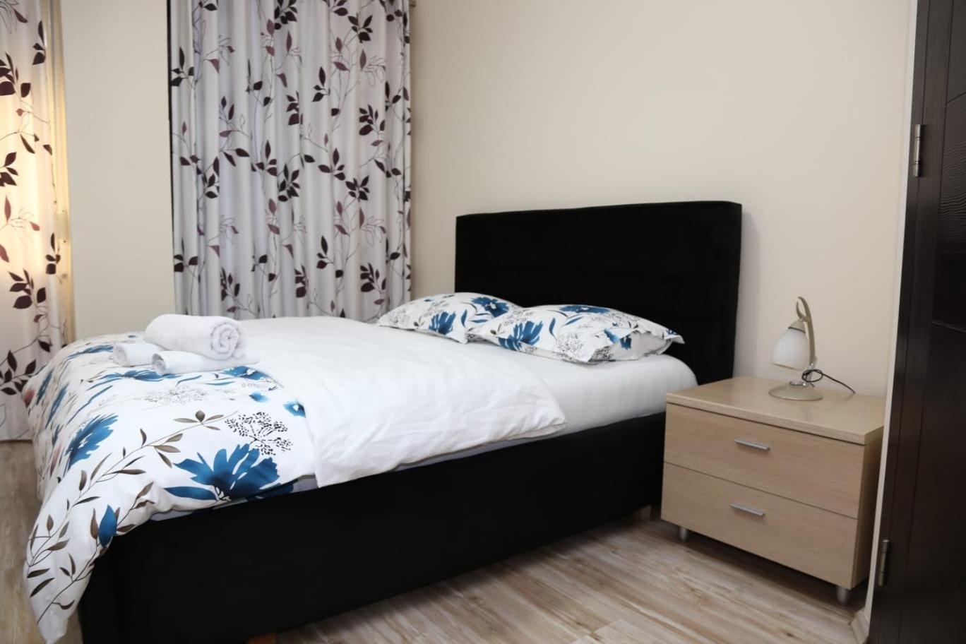 Ergi'S Host Apartment ติรานา ภายนอก รูปภาพ