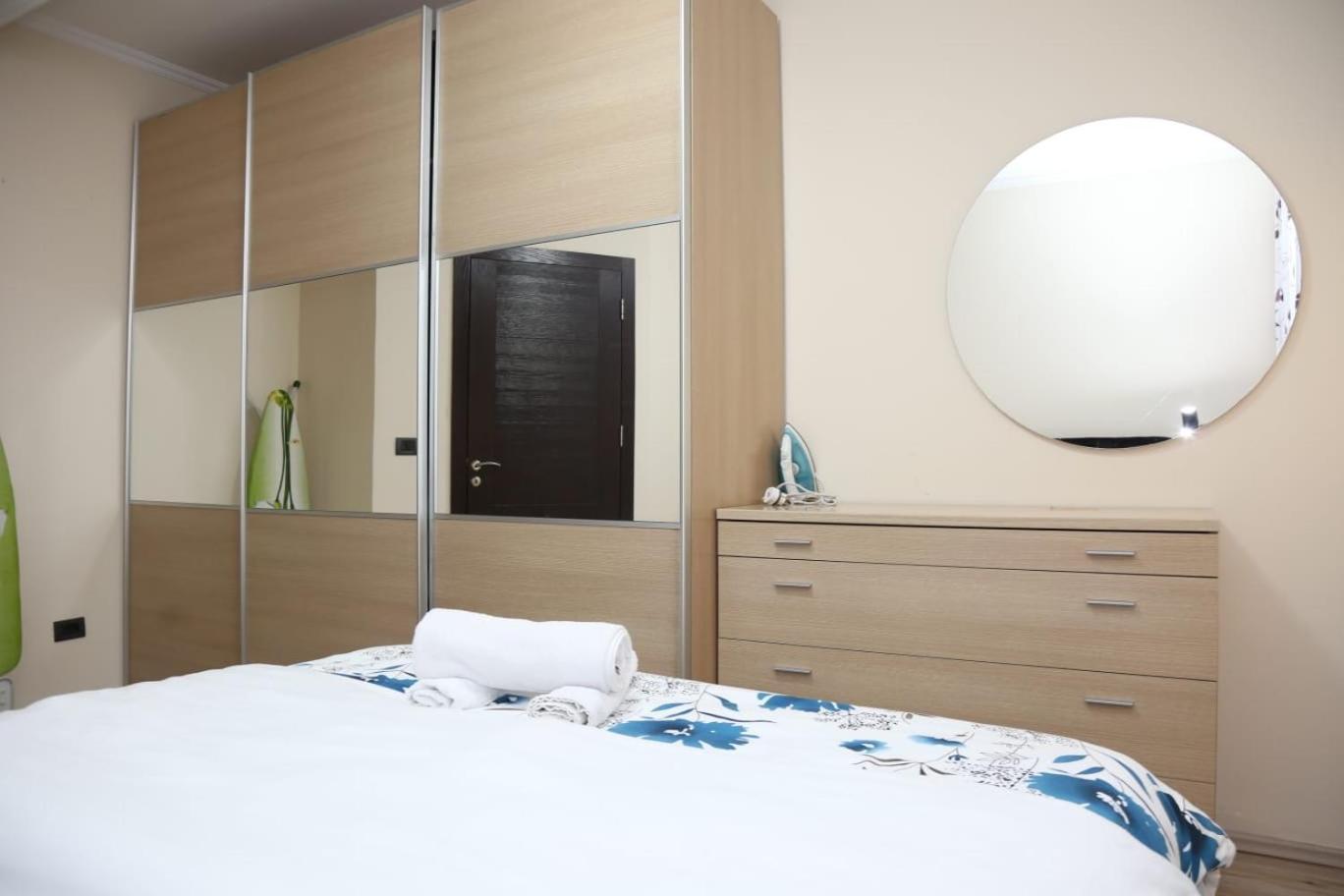 Ergi'S Host Apartment ติรานา ภายนอก รูปภาพ